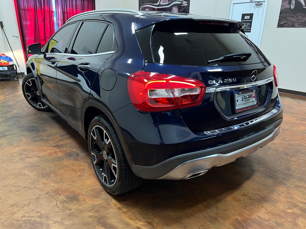 2018 Mercedes-Benz GLA-Class Image 2