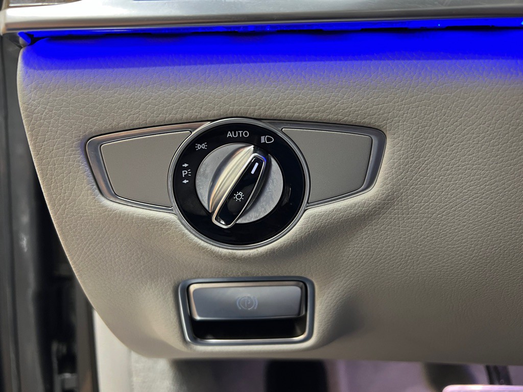2017 Mercedes-Benz S-Class Image 24
