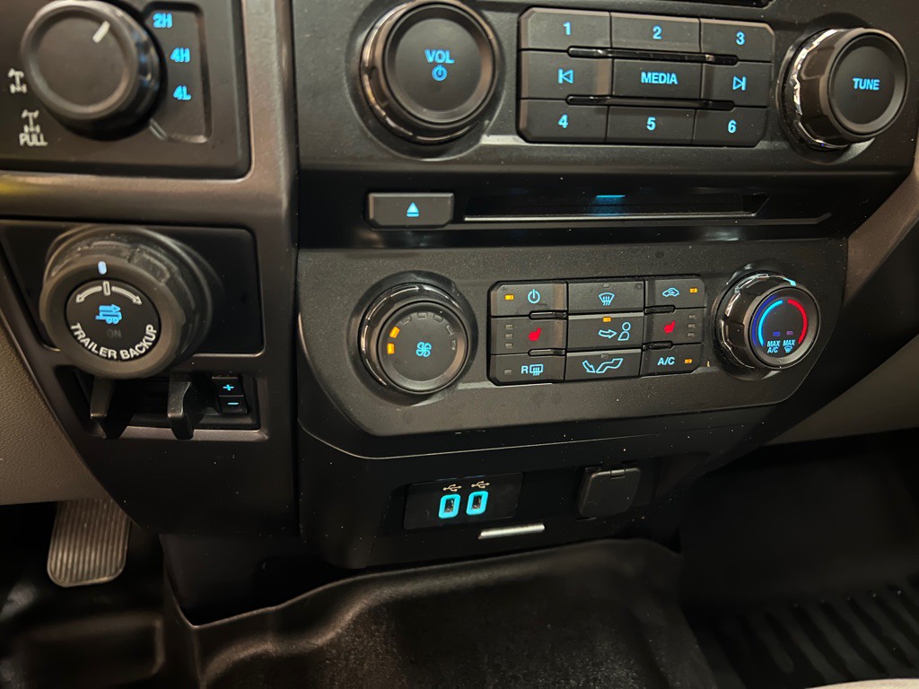 2016 Ford F-150 Image 28