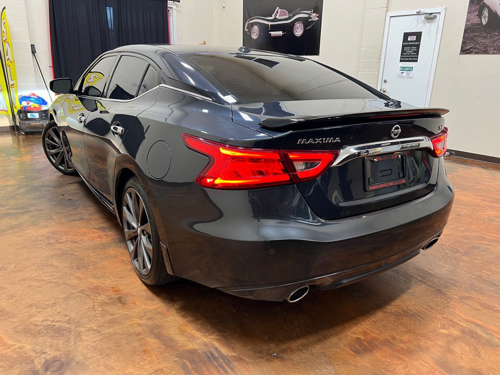 2016 Nissan Maxima Image 2