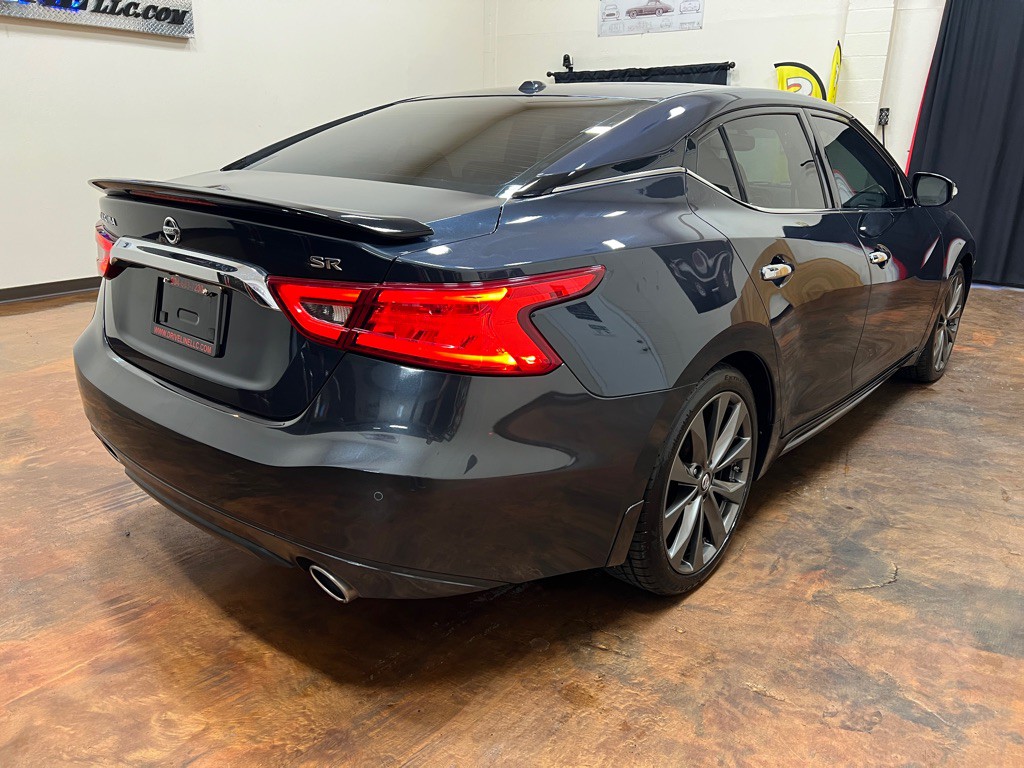 2016 Nissan Maxima Image 9