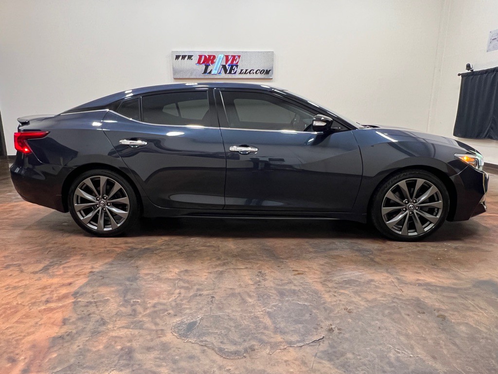 2016 Nissan Maxima Image 10