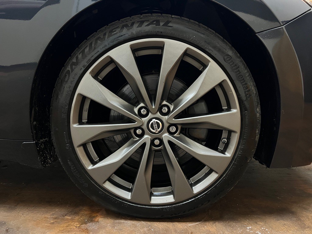 2016 Nissan Maxima Image 11