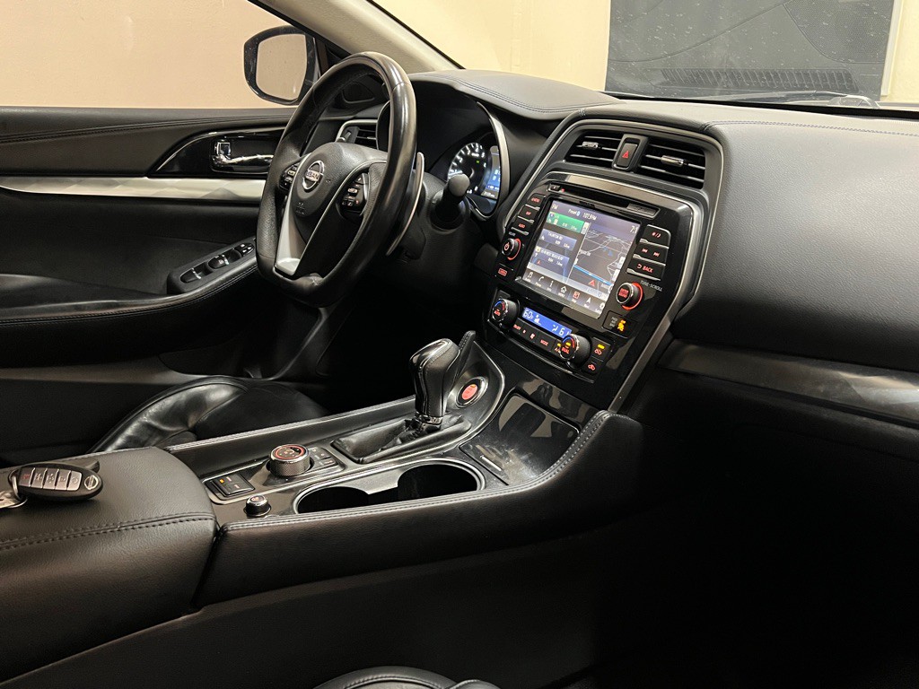 2016 Nissan Maxima Image 15