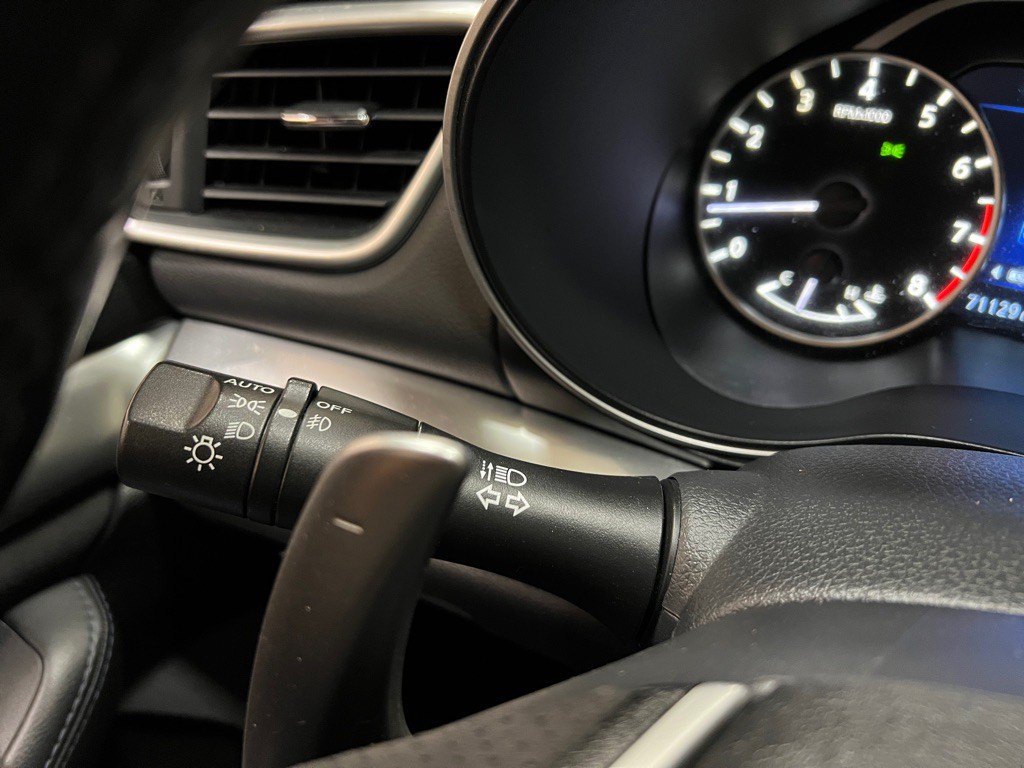 2016 Nissan Maxima Image 20