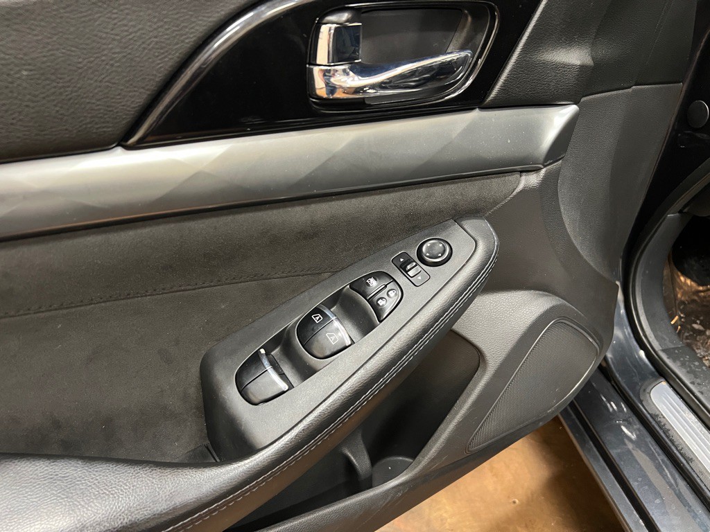 2016 Nissan Maxima Image 28