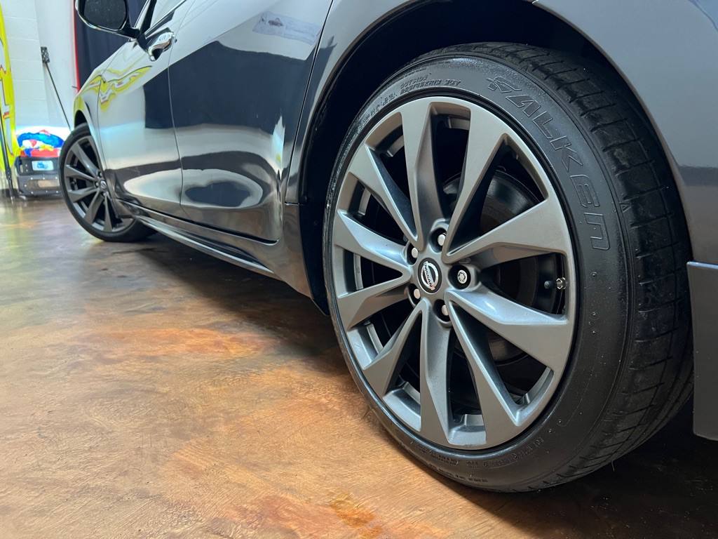 2016 Nissan Maxima Image 40