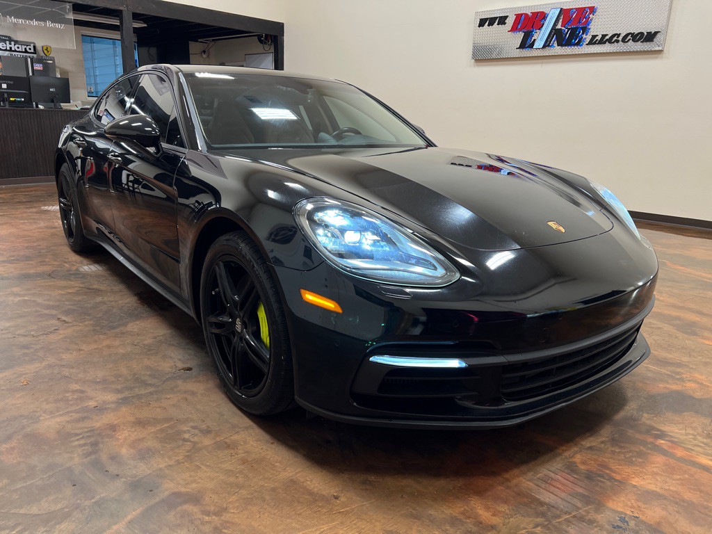 2018 Porsche Panamera Image 3