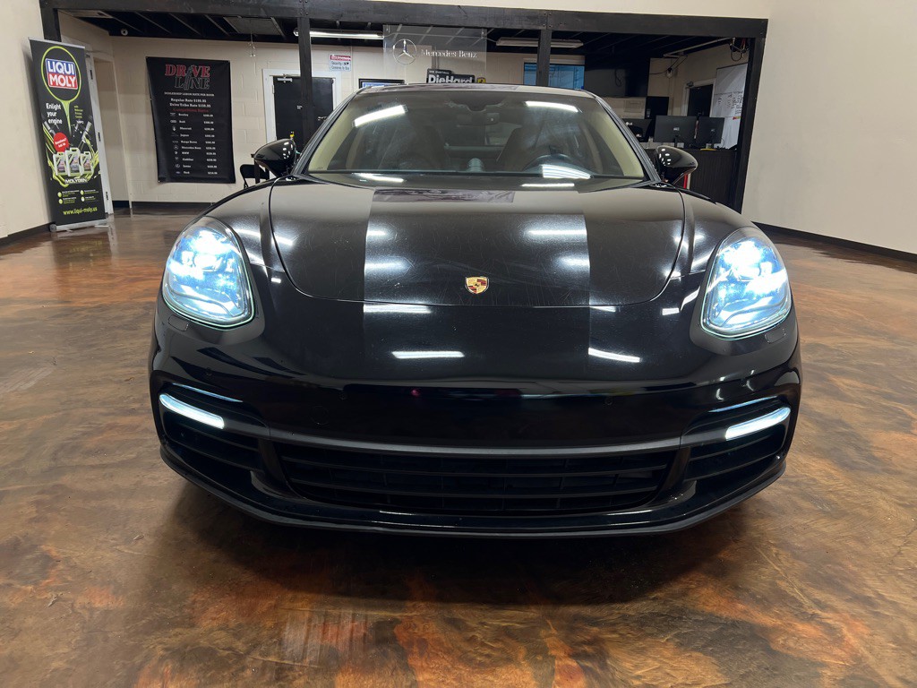 2018 Porsche Panamera Image 4