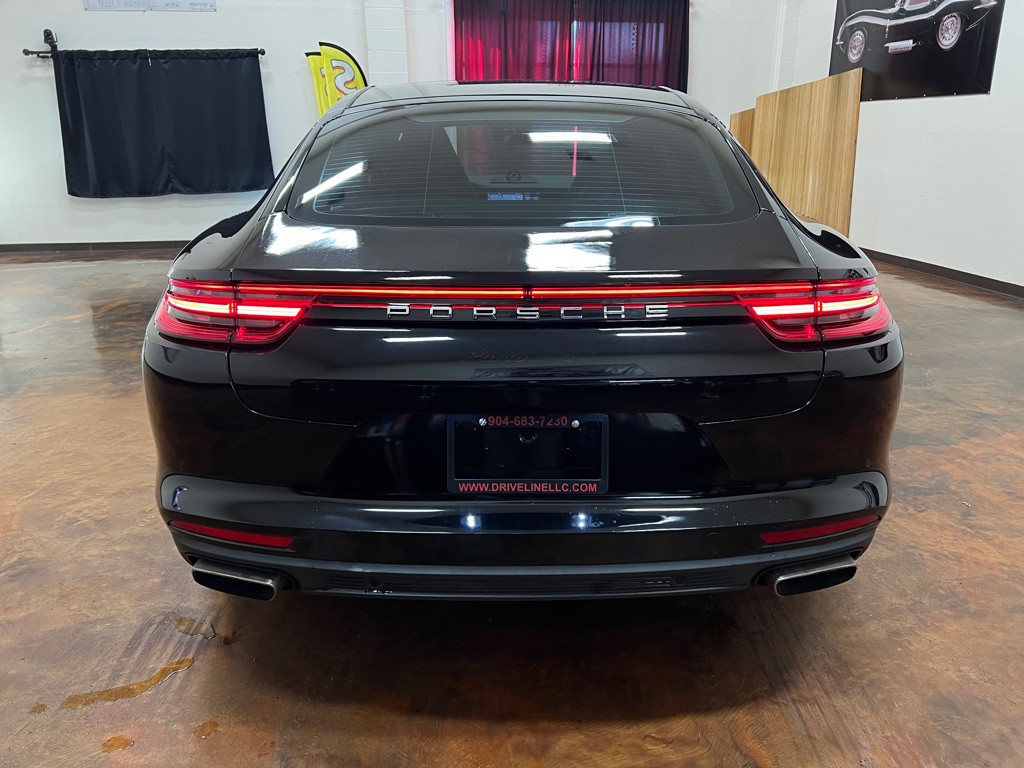 2018 Porsche Panamera Image 8