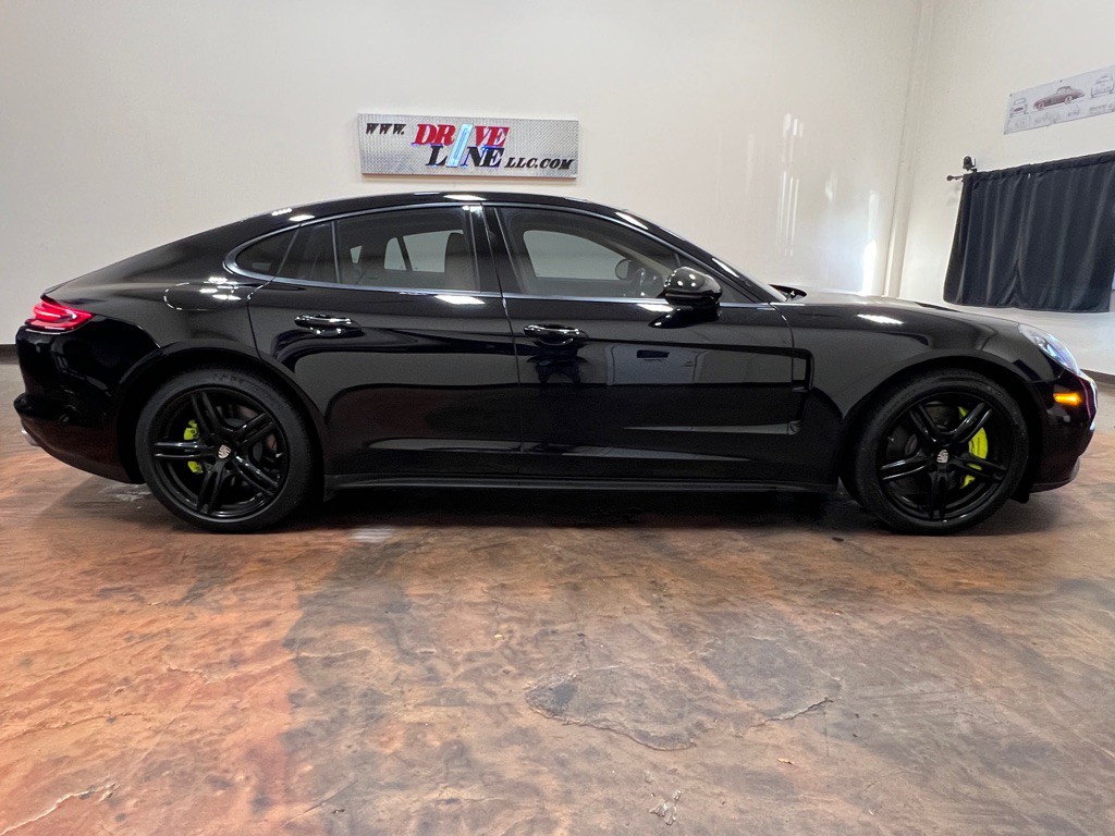 2018 Porsche Panamera Image 10