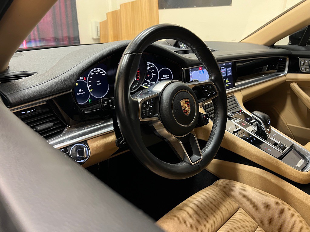 2018 Porsche Panamera Image 13