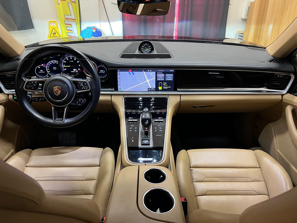 2018 Porsche Panamera Image 14