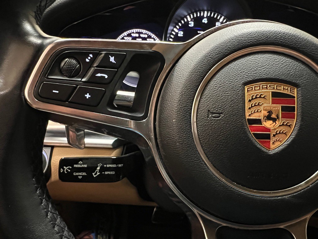 2018 Porsche Panamera Image 17