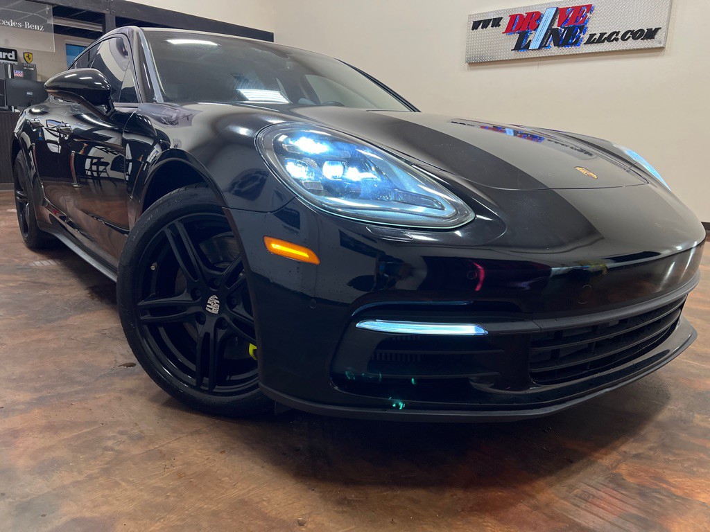 2018 Porsche Panamera Image 38