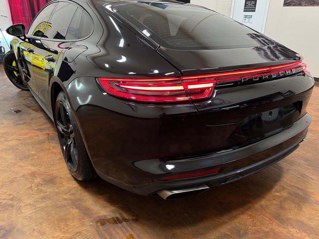 2018 Porsche Panamera Image 39