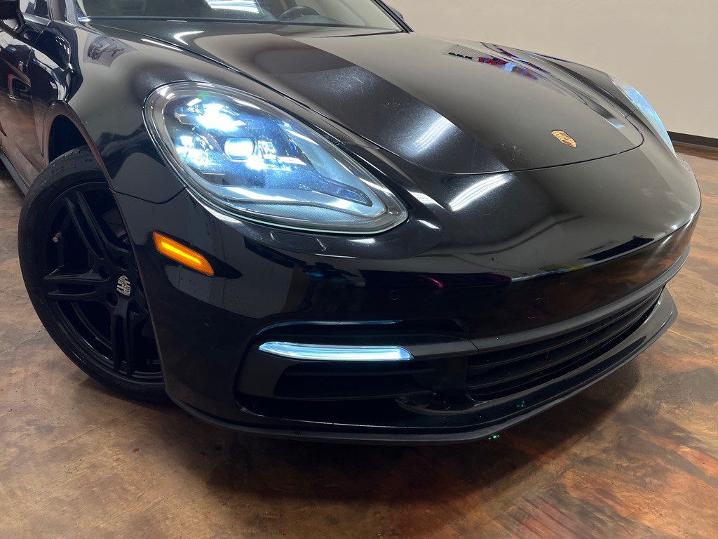 2018 Porsche Panamera Image 42