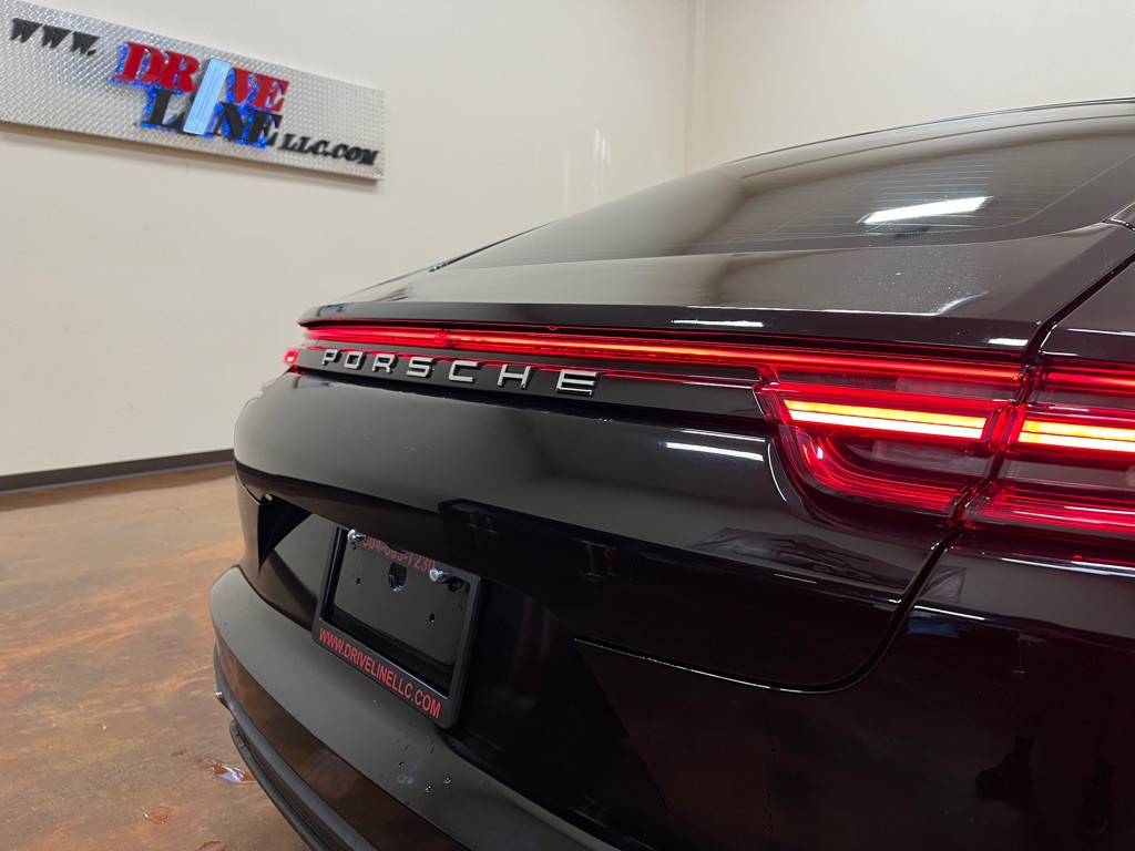 2018 Porsche Panamera Image 45