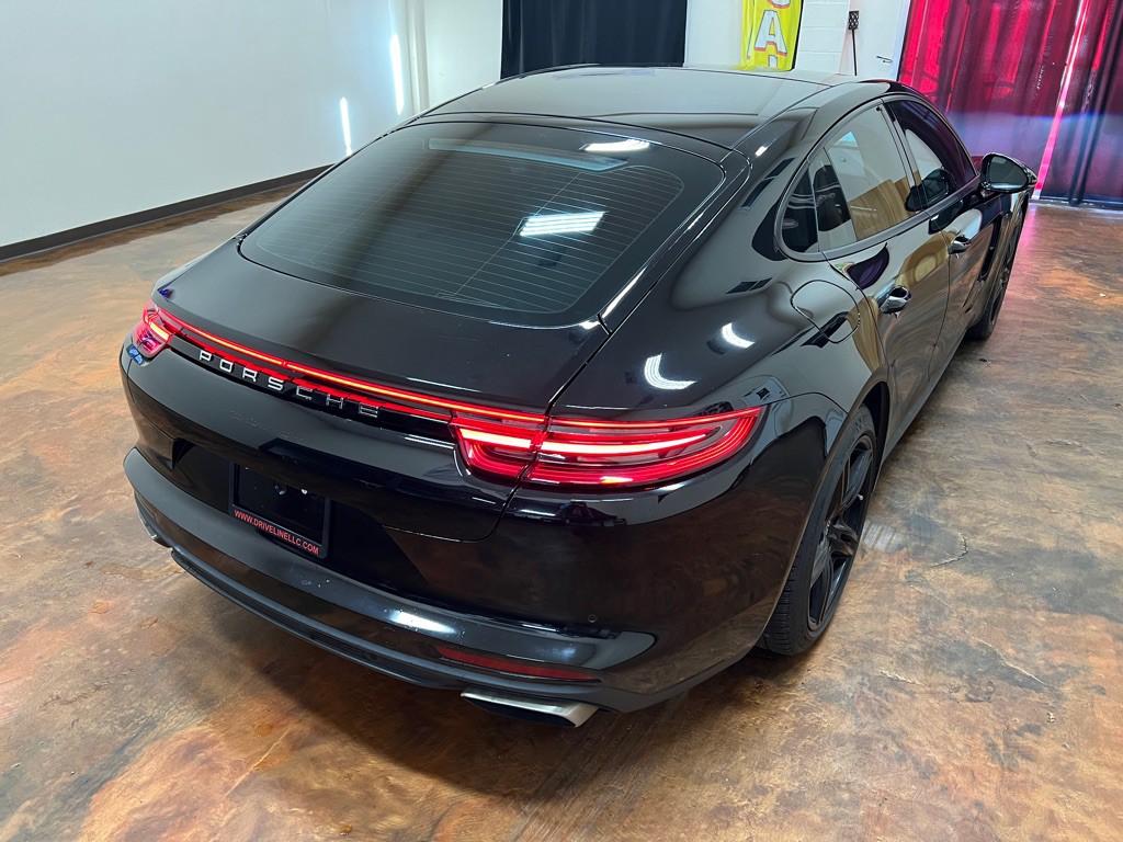 2018 Porsche Panamera Image 47