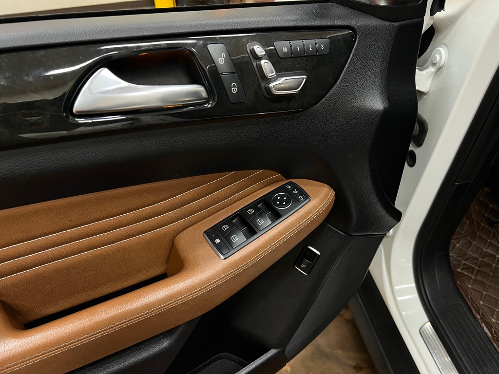 2016 Mercedes-Benz GLE-Class Image 30