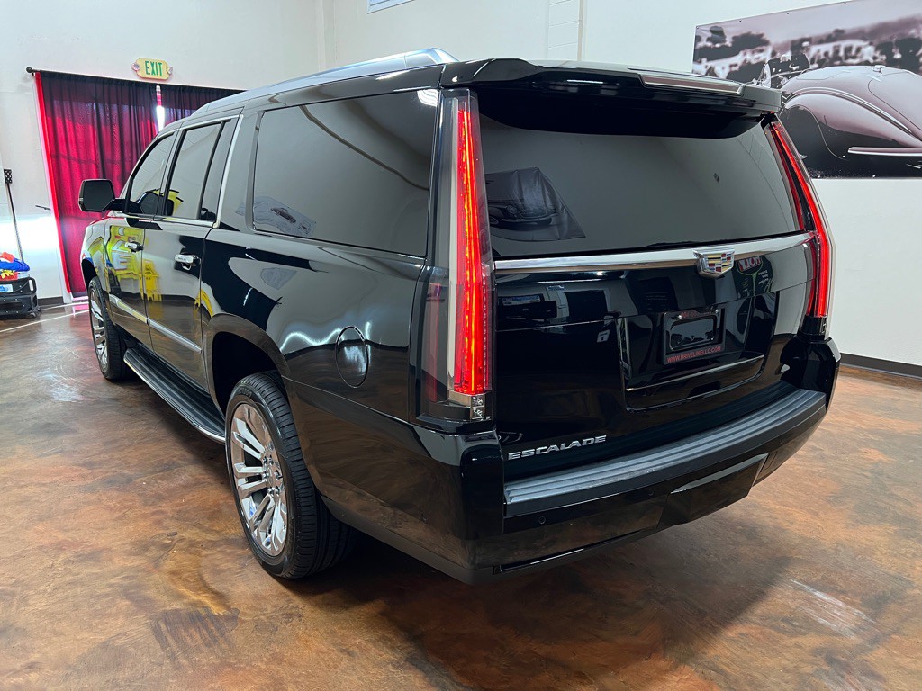 2020 Cadillac Escalade Image 8