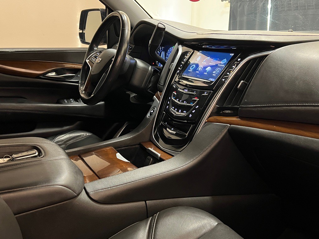 2020 Cadillac Escalade Image 17