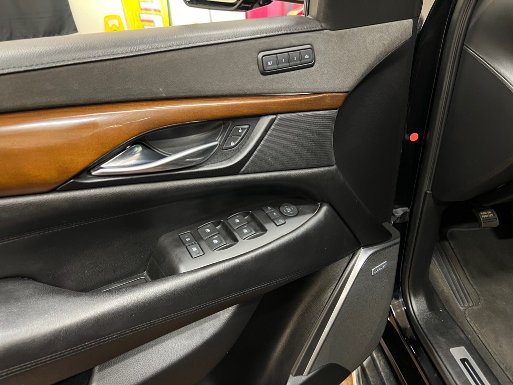 2020 Cadillac Escalade Image 31