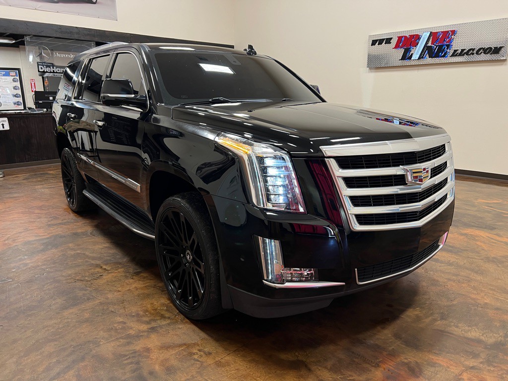 2017 Cadillac Escalade Image 3