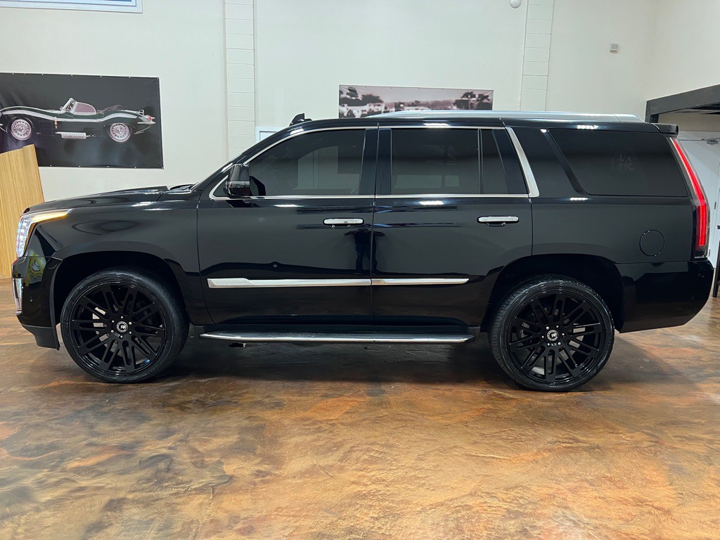 2017 Cadillac Escalade Image 6
