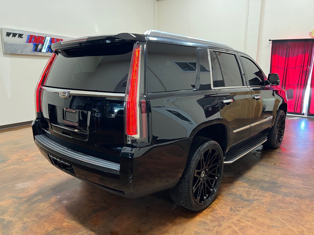 2017 Cadillac Escalade Image 9