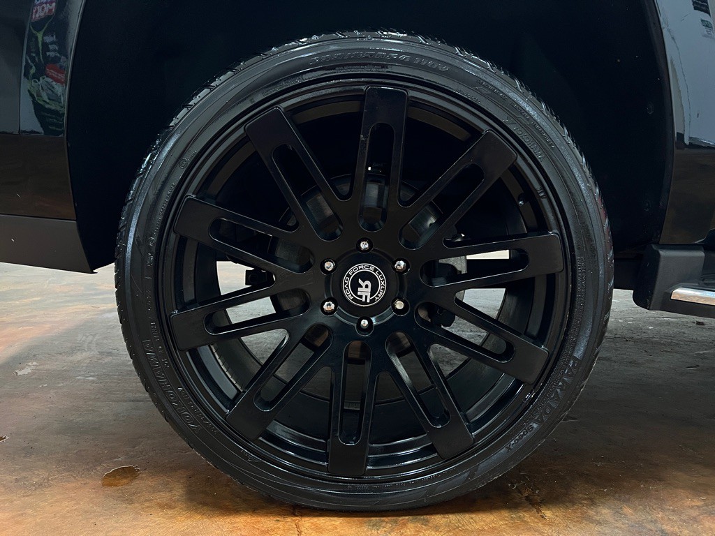 2017 Cadillac Escalade Image 12