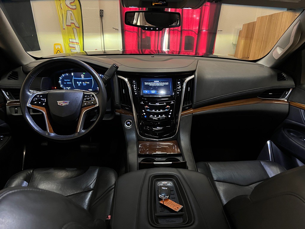 2017 Cadillac Escalade Image 14