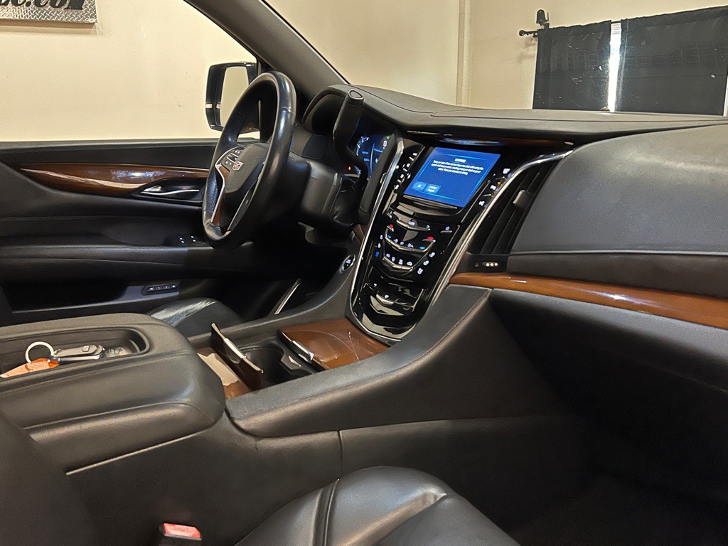 2017 Cadillac Escalade Image 15