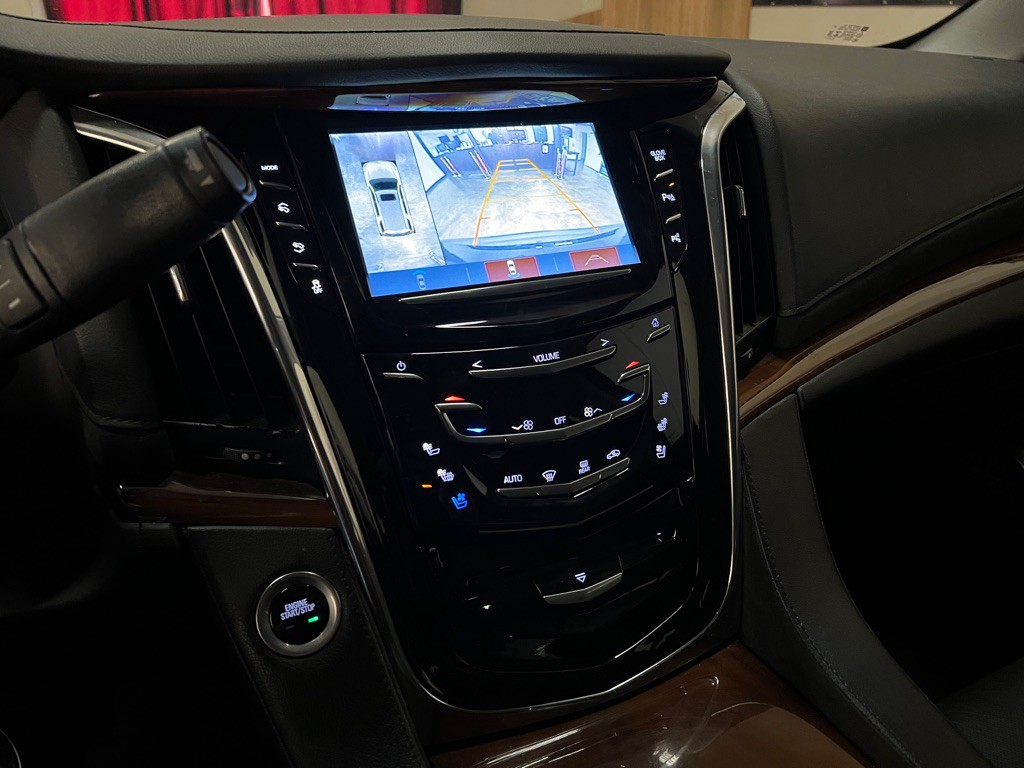 2017 Cadillac Escalade Image 23