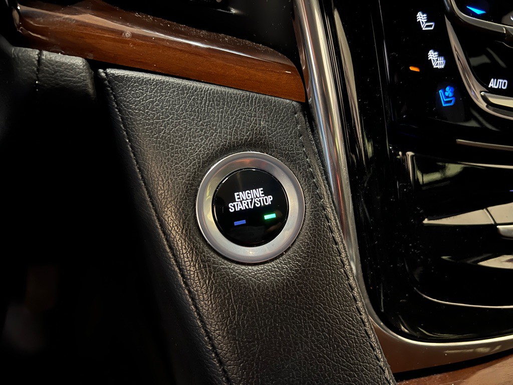 2017 Cadillac Escalade Image 26