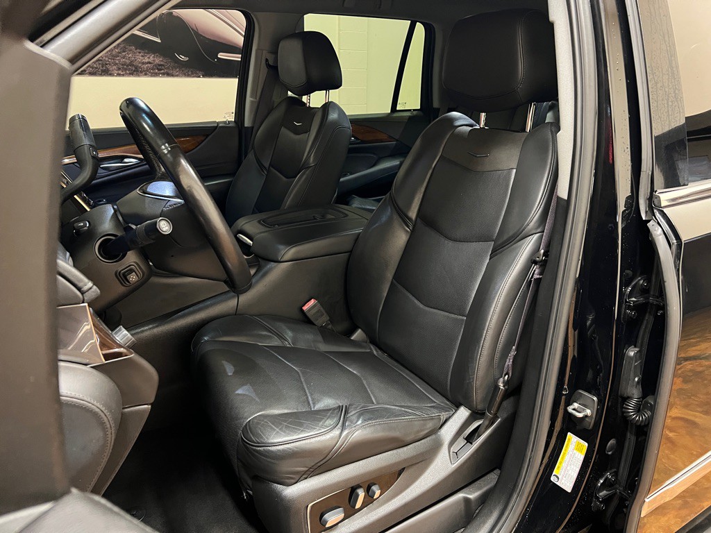 2017 Cadillac Escalade Image 29