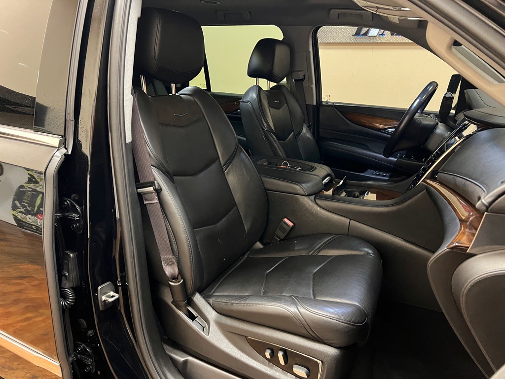 2017 Cadillac Escalade Image 36
