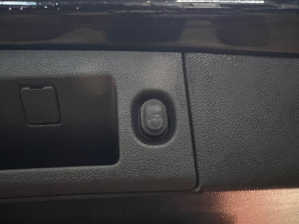 2017 Cadillac Escalade Image 39