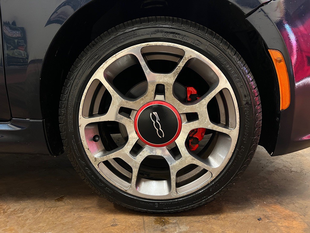 2013 FIAT 500 Image 11
