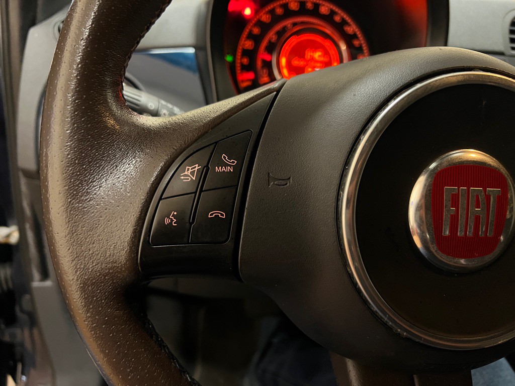2013 FIAT 500 Image 16