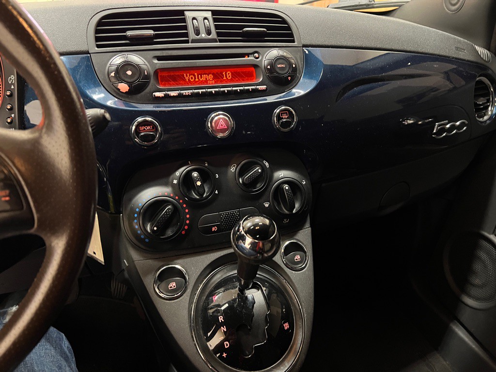 2013 FIAT 500 Image 21
