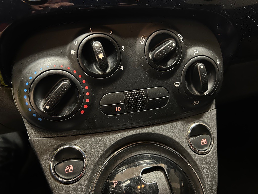 2013 FIAT 500 Image 23