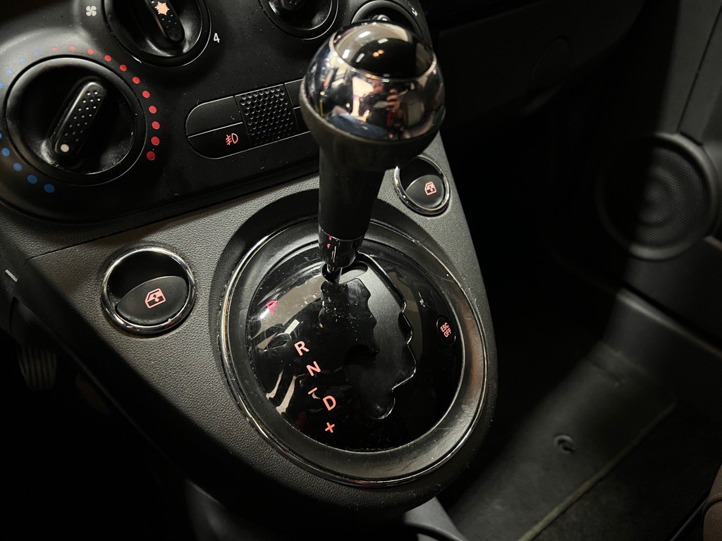 2013 FIAT 500 Image 24