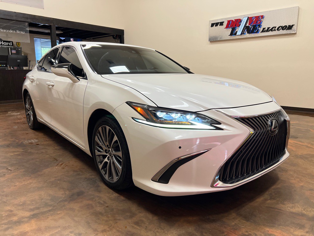 2019 Lexus ES Image 3