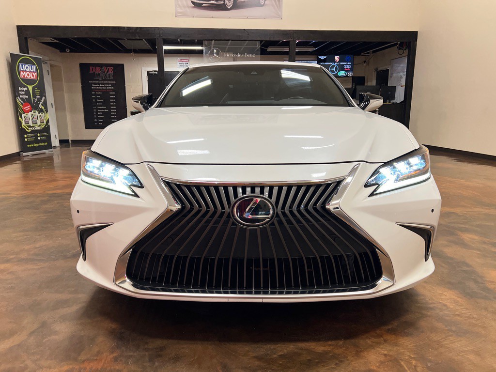2019 Lexus ES Image 4