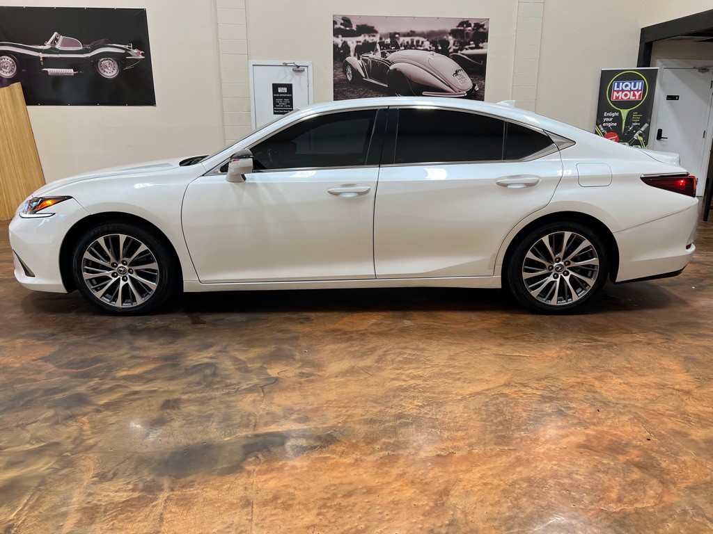 2019 Lexus ES Image 6