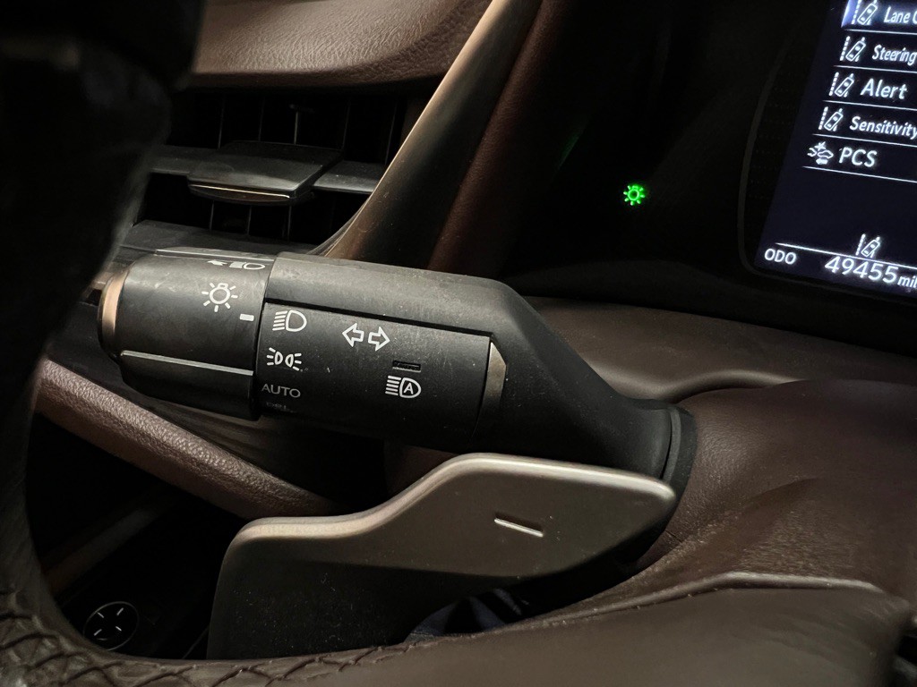 2019 Lexus ES Image 20