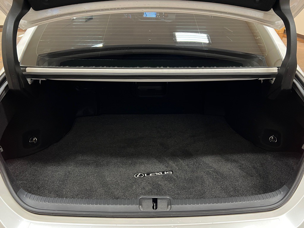 2019 Lexus ES Image 34