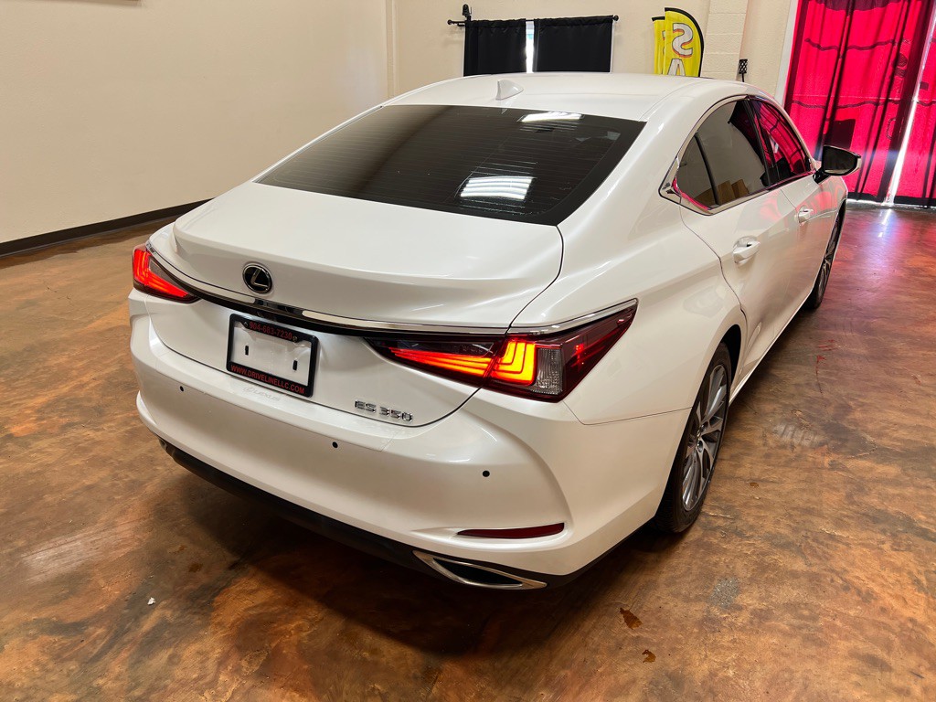 2019 Lexus ES Image 46