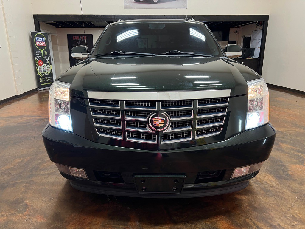 2013 Cadillac Escalade Image 4